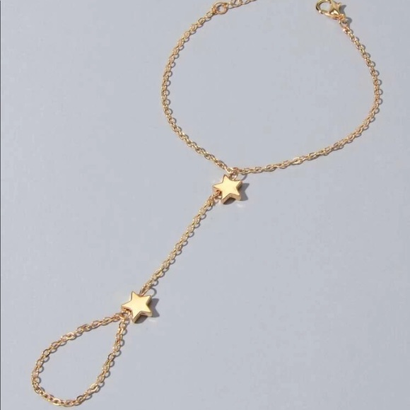 • Amy • Star Finger Chain Bracelet - Picture 2 of 4